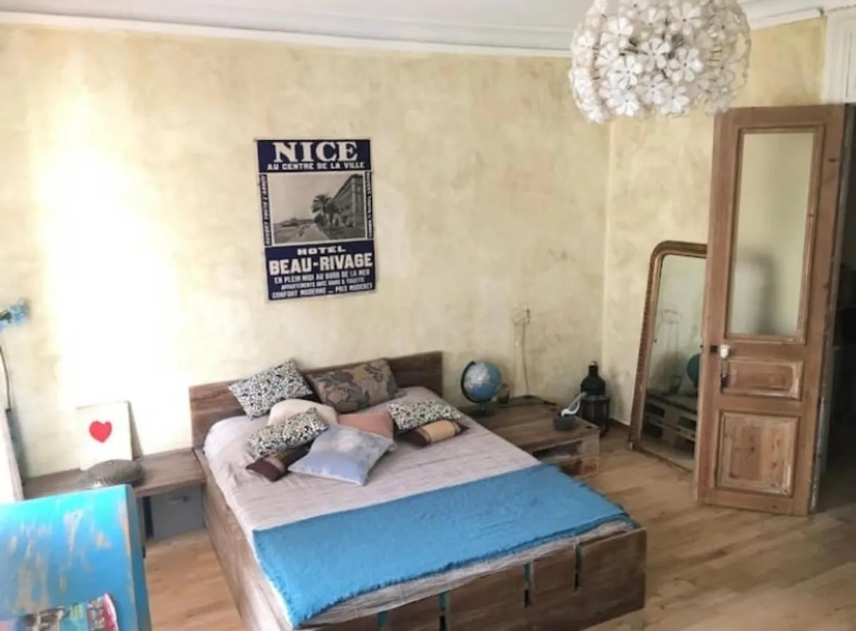 Great And Light Private Room In The Heart Of Nicea