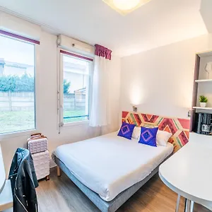 Montempo Lyon Viviani Aparthotel Vénissieux